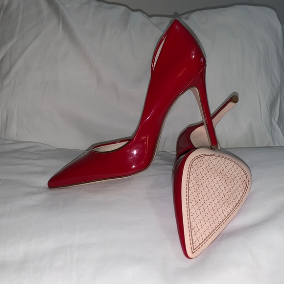 Jessica Simpson Patent Leather Red stiletto. - Picture 3 of 5